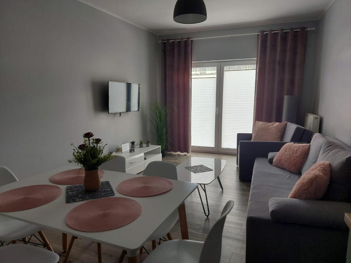 Apartamenty Z Tarasami "Mietowy Spokoj 15" "Romantyczna Szarosc 16" "Niebieska Elegancja 17" Maksymalnie Dla 6 Osob Поберово Экстерьер фото
