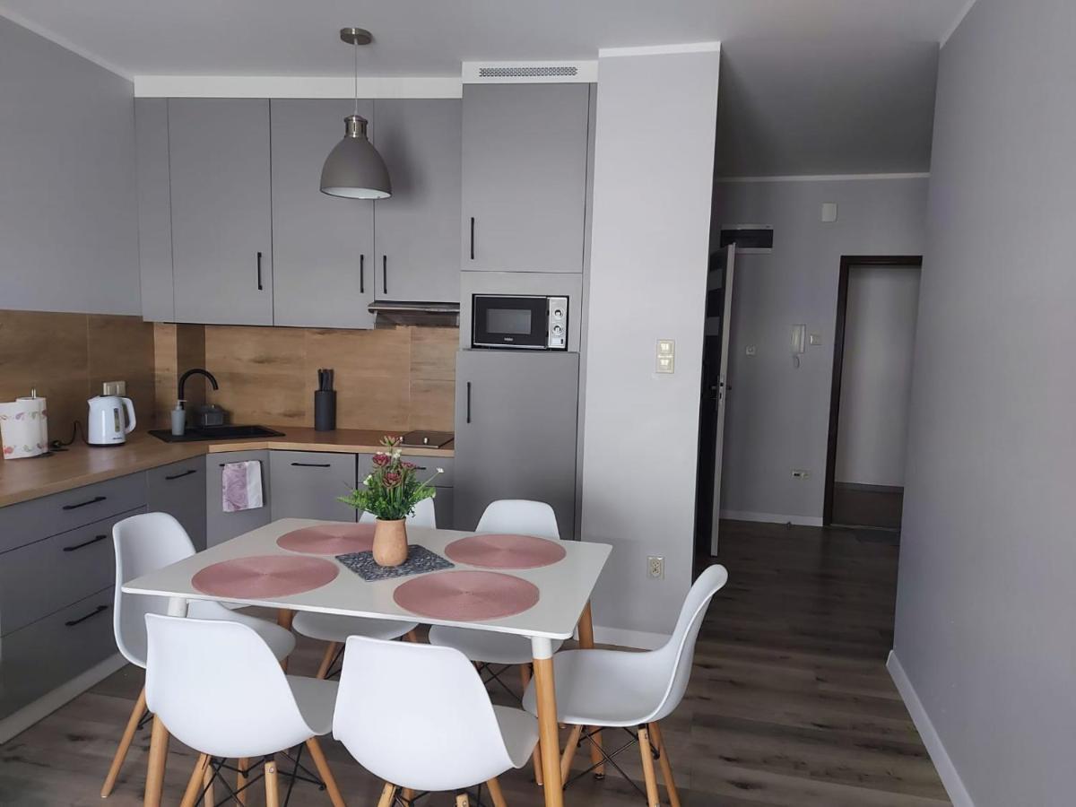Apartamenty Z Tarasami "Mietowy Spokoj 15" "Romantyczna Szarosc 16" "Niebieska Elegancja 17" Maksymalnie Dla 6 Osob Поберово Экстерьер фото